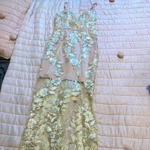 Beautiful gold and beige dress !